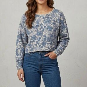 Vintage cropped floral knit sweater cute long sleeve size large blue and white
